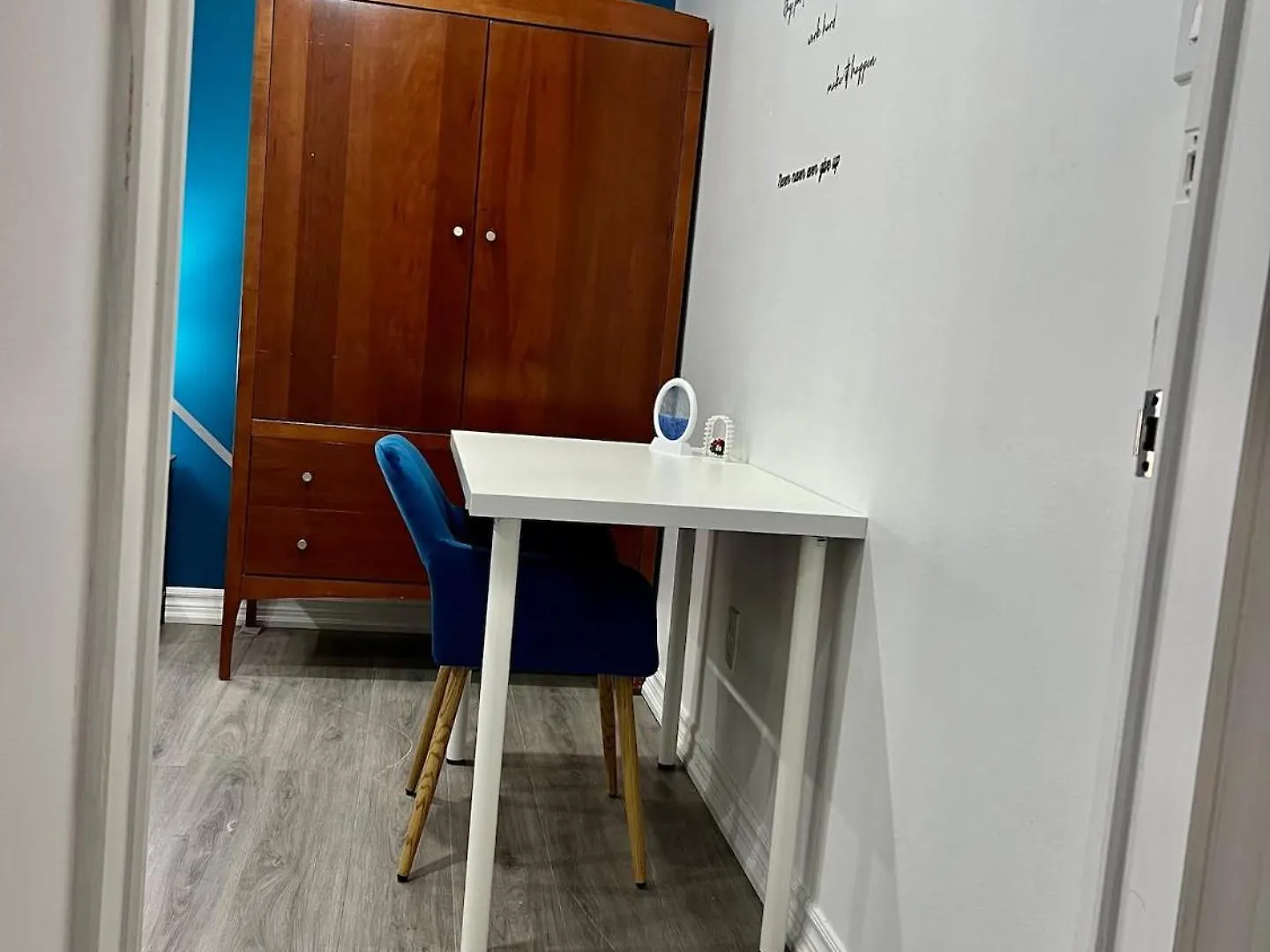 K4 Room Near Airport Mississauga Holiday home