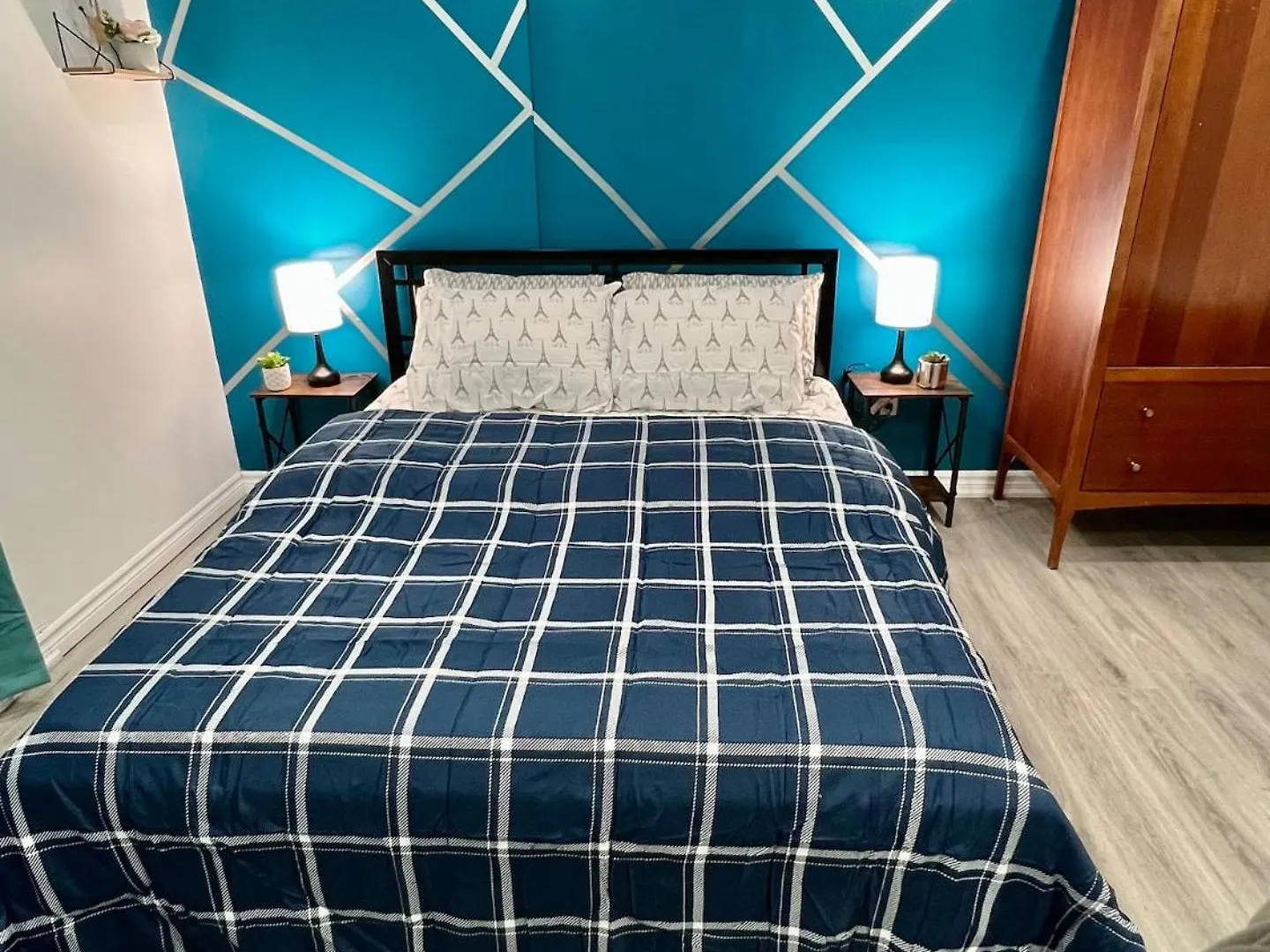 K4 Room Near Airport Mississauga Canada
