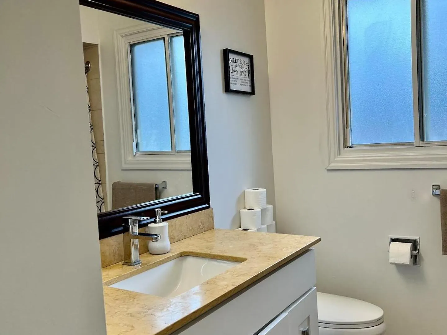 K4 Room Near Airport Mississauga Canada