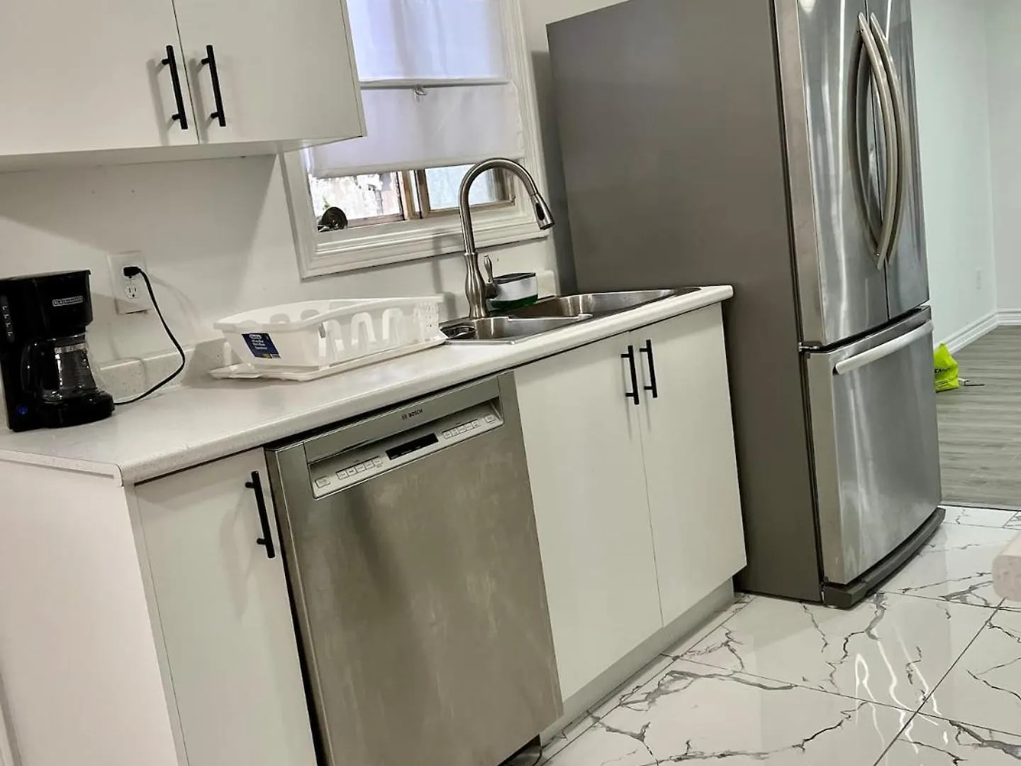K4 Room Near Airport Mississauga
