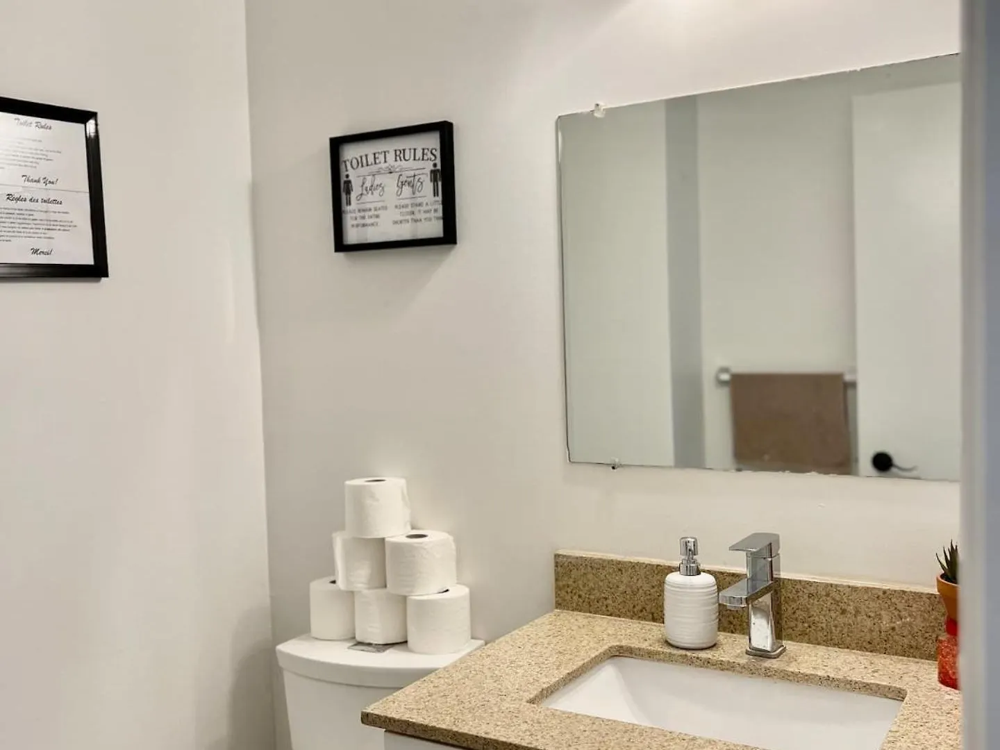 K4 Room Near Airport Mississauga 0*,