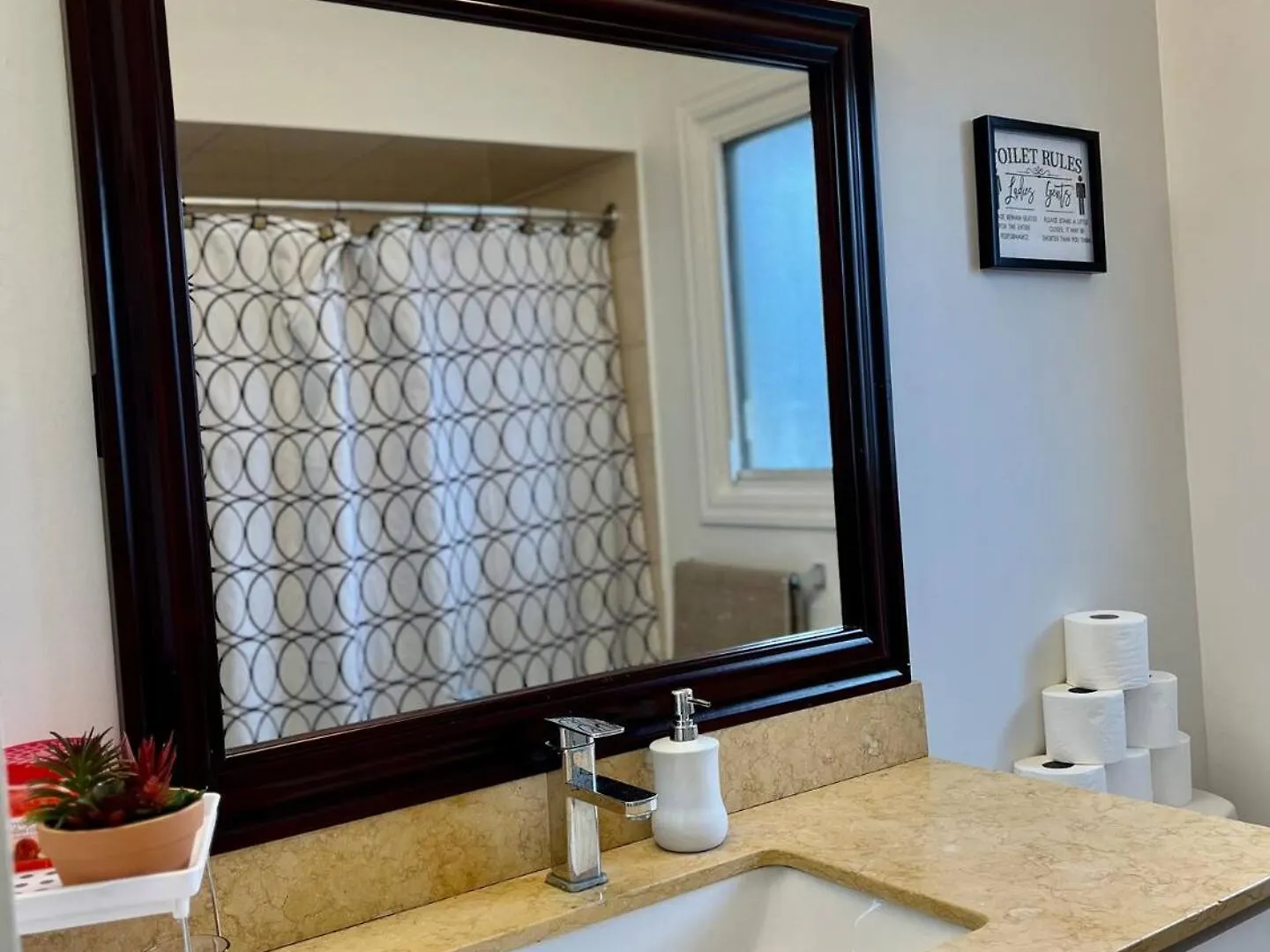 K4 Room Near Airport Mississauga